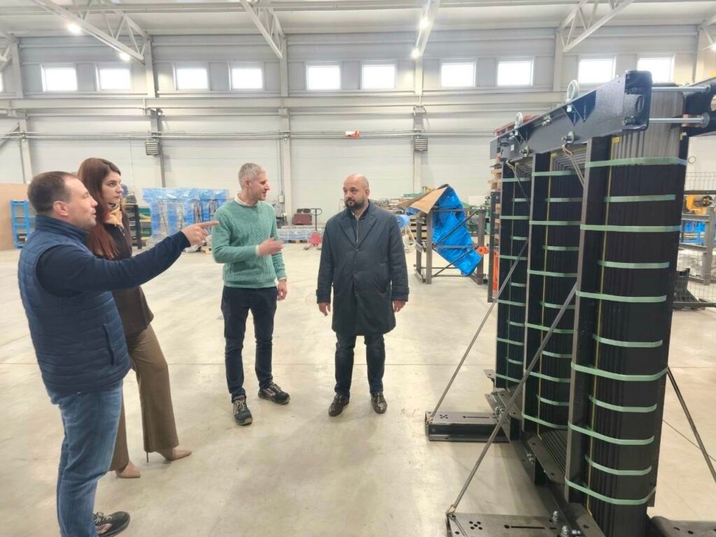 Заместитель главы городского округа Бронницы Алексей Горбатов посетил производственную площадку «ЗЭТ ЭНЕРГО».